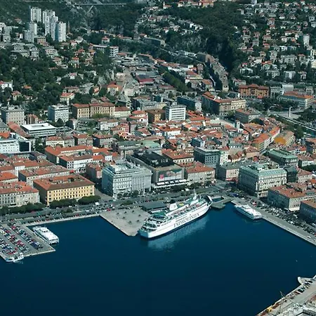 Lina Apartman