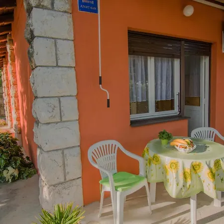 Apartman Lina *