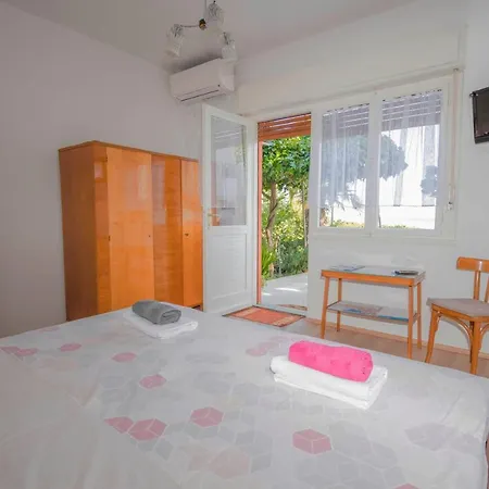 Lina Apartment *